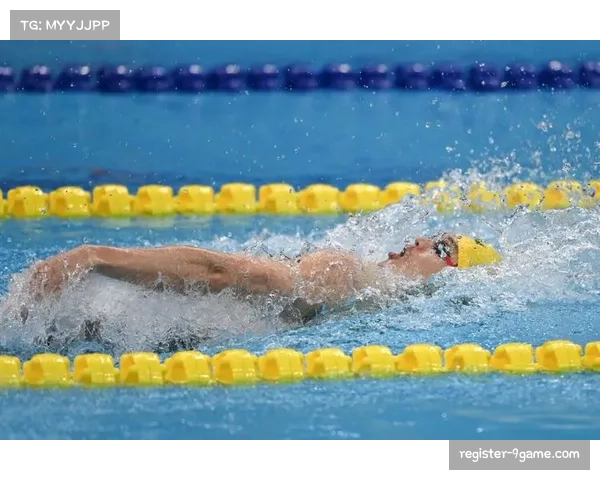 游泳选手徐嘉余仰泳技术精湛 半决赛破纪录展冠军实力